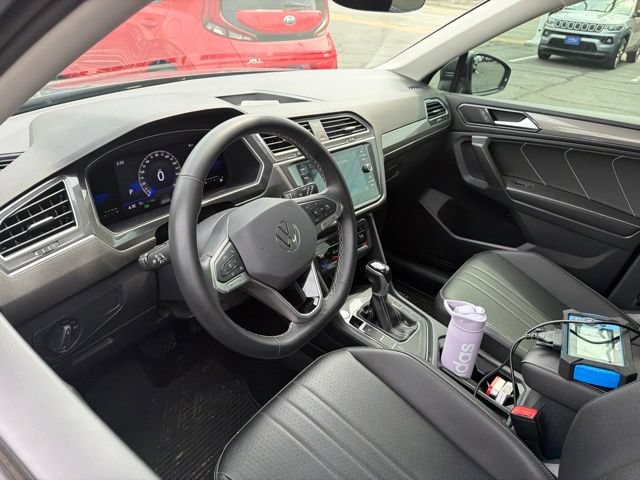 Used 2022 Volkswagen Tiguan SE FWD image 11