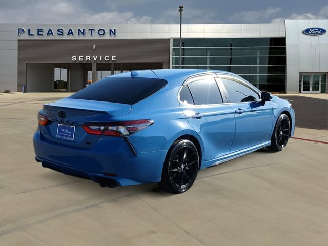 Used 2023 Toyota Camry SE w/ Convenience Package FWD image 5