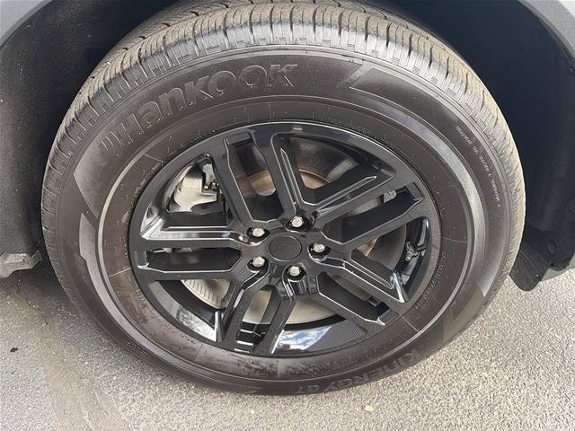 Certified 2025 Ford Explorer Active AWD/4WD image 10