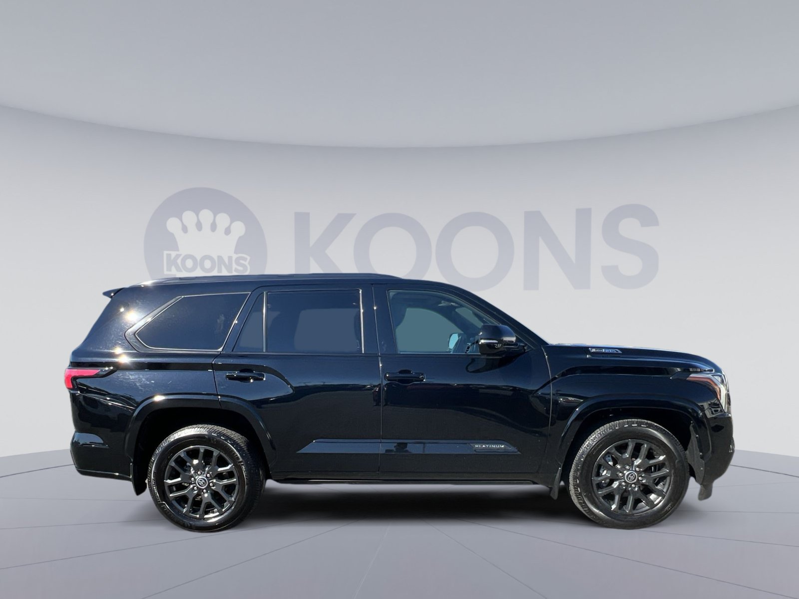 Used 2023 Toyota Sequoia Platinum AWD/4WD image 12