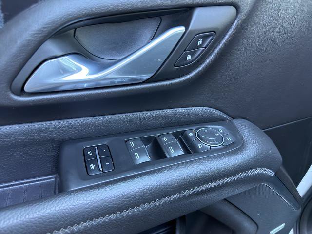 Used 2021 GMC Yukon Denali AWD/4WD image 16