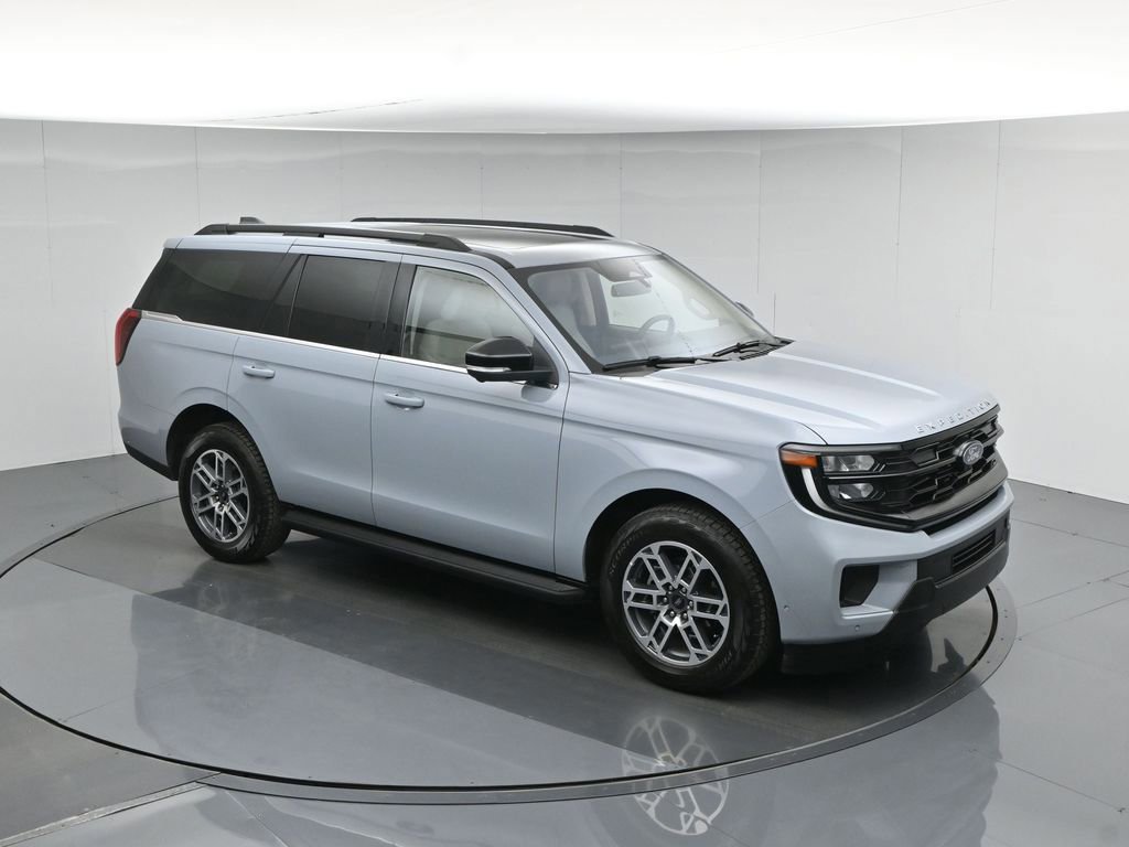 Certified 2025 Ford Expedition Active AWD/4WD image 3