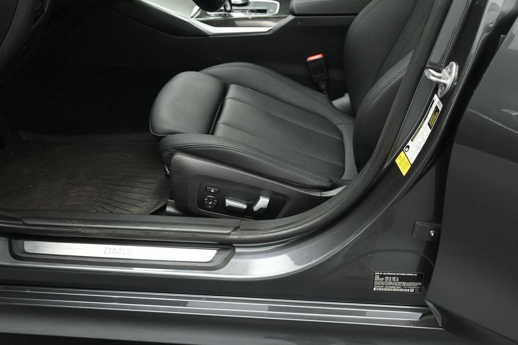 Used 2021 BMW 330i Sedan w/ Convenience Package RWD image 9
