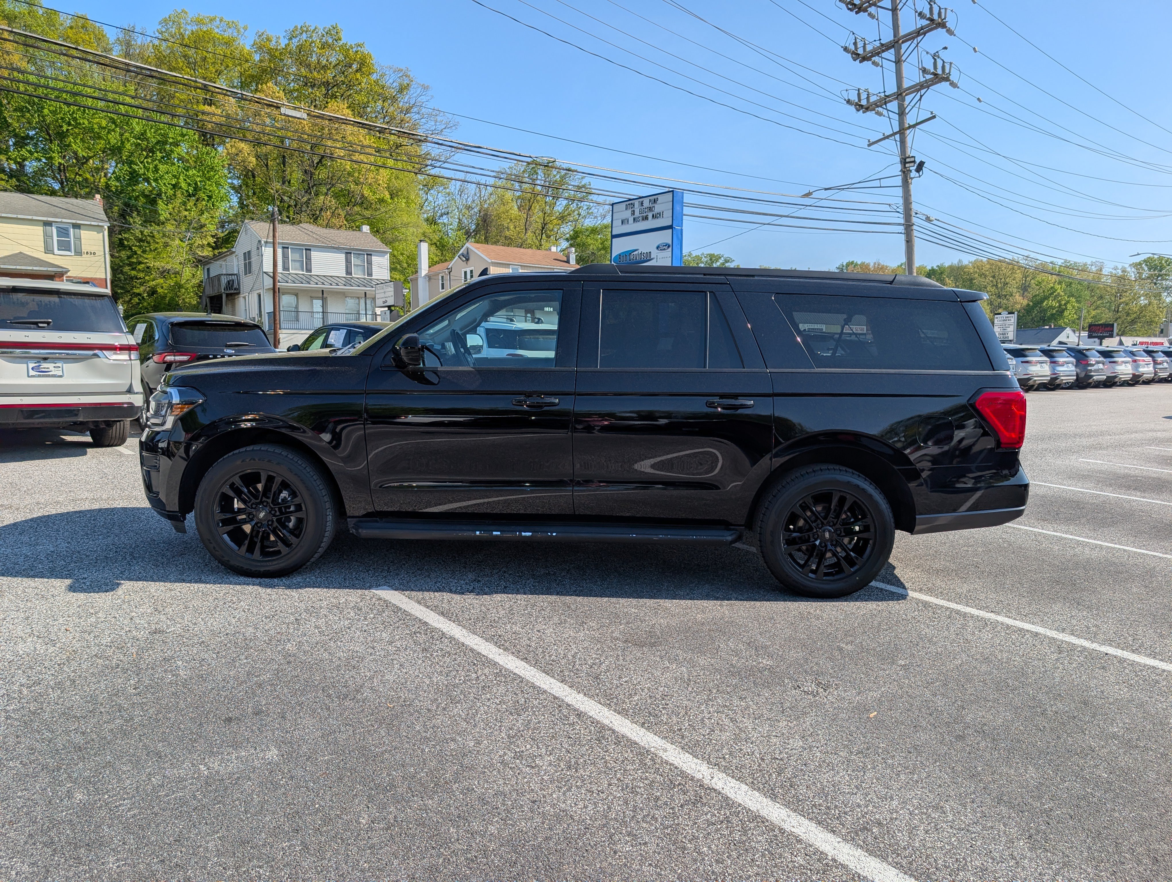 Certified 2022 Ford Expedition Max XLT AWD/4WD image 3