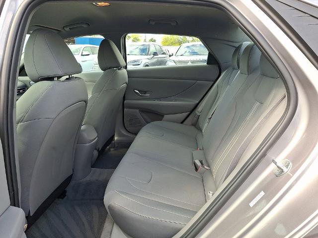 Used 2023 Hyundai Elantra SEL w/ Convenience Package FWD image 10