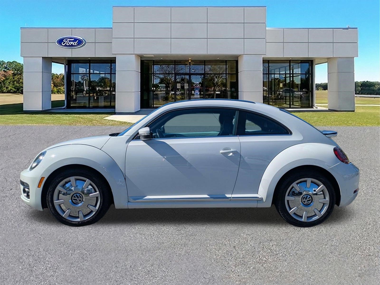 Used 2019 Volkswagen Beetle 2.0T SE w/ SE Premium Package FWD image 7