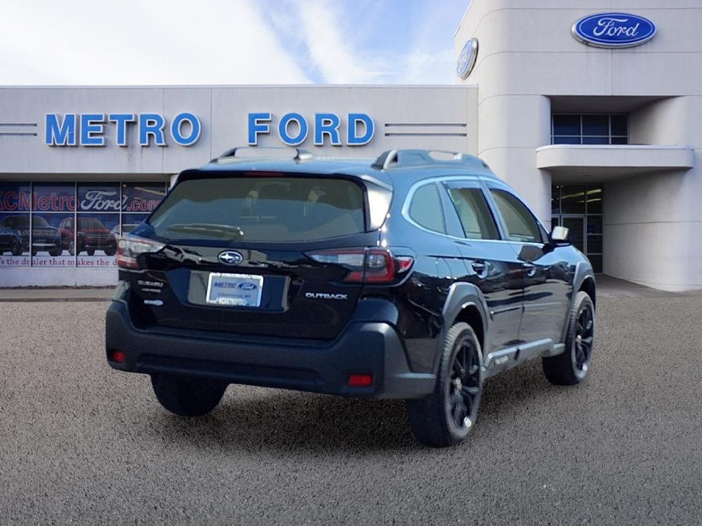 Used 2023 Subaru Outback Premium AWD/4WD image 3