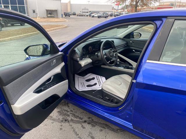Used 2022 Hyundai Elantra Limited image 10
