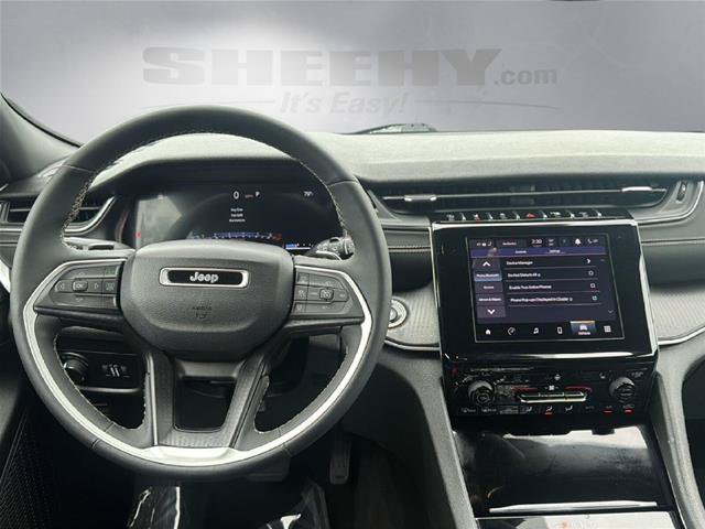 Used 2023 Jeep Grand Cherokee L Laredo AWD/4WD image 3