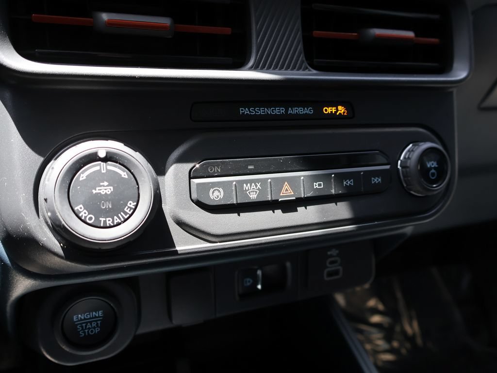 Certified 2025 Ford Maverick Lariat AWD/4WD image 37