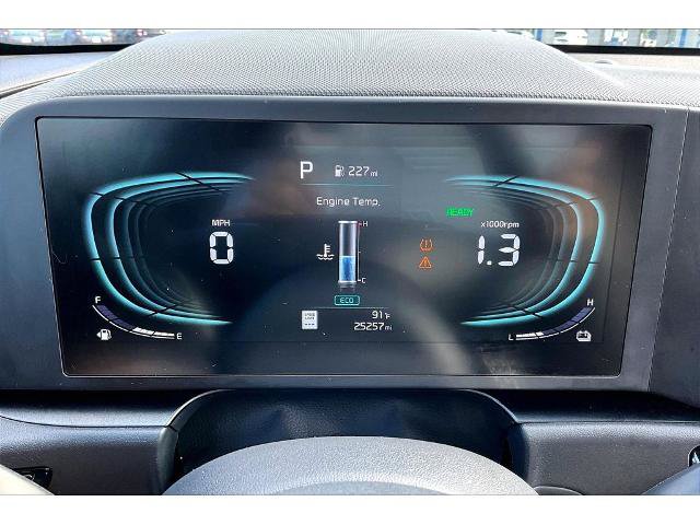Used 2025 Kia Niro LX FWD image 11