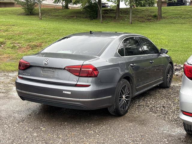 Used 2017 Volkswagen Passat 1.8T SE FWD image 4