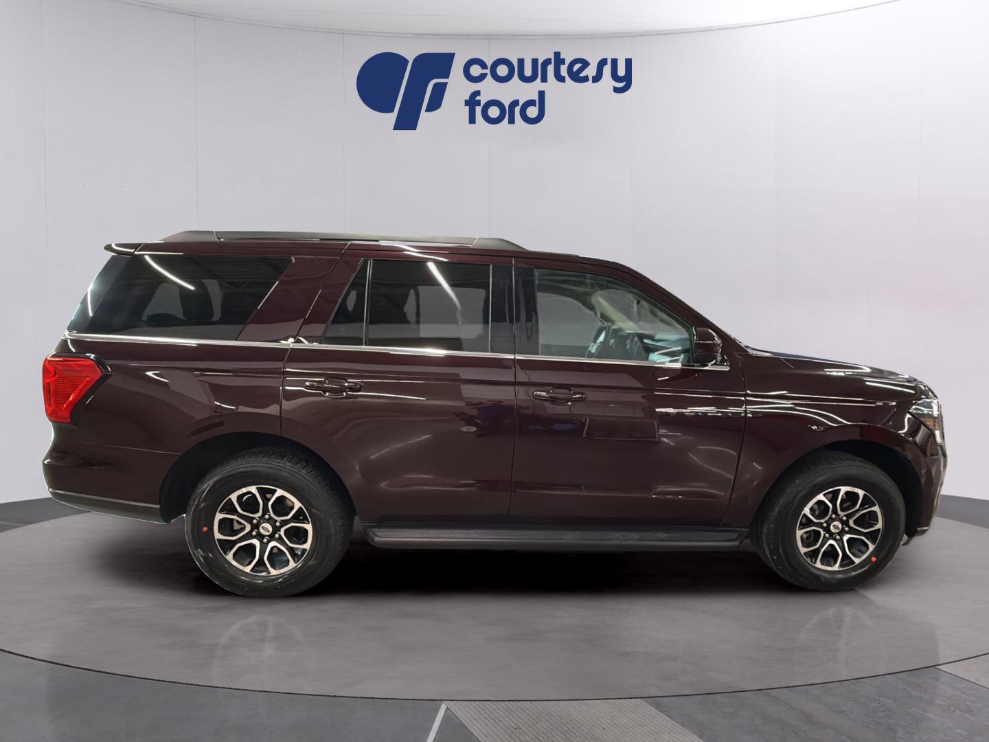 Certified 2023 Ford Expedition XLT AWD/4WD image 2