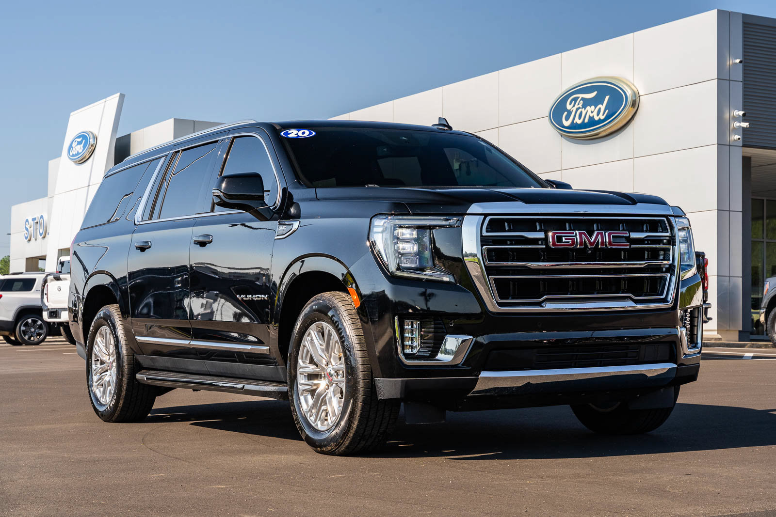 Used 2023 GMC Yukon XL SLT w/ SLT Premium Package