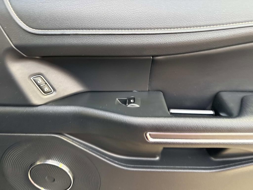 Certified 2023 Ford Expedition Max XLT image 18