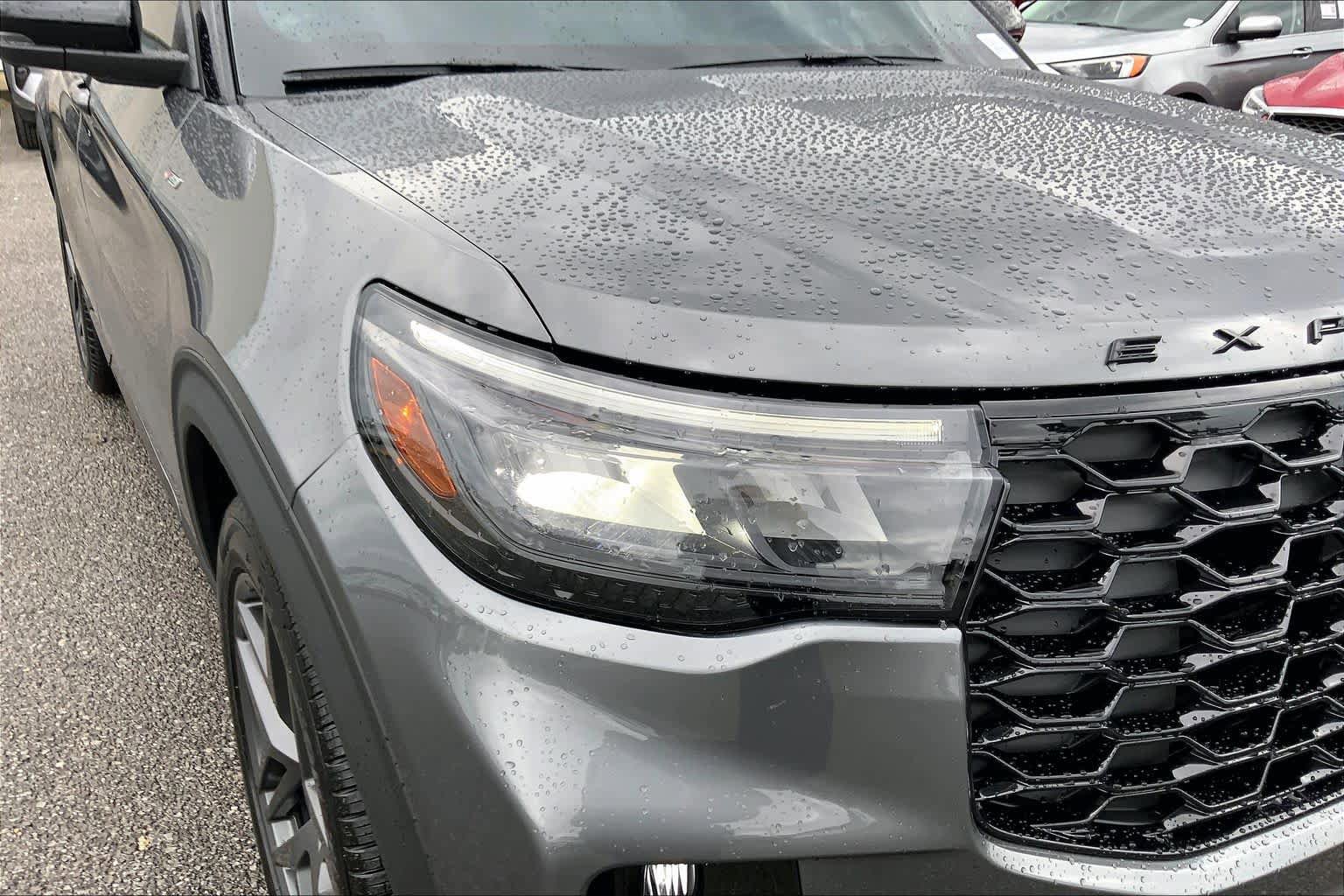 Certified 2025 Ford Explorer ST-Line w/ Premium Package RWD image 27