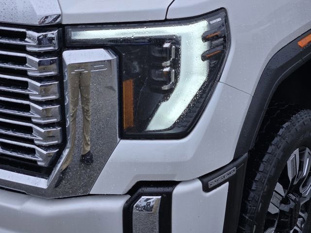Used 2024 GMC Sierra 2500 Denali w/ Denali Reserve Package AWD/4WD image 8