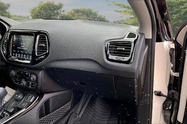 Used 2019 Jeep Compass Limited AWD/4WD image 16