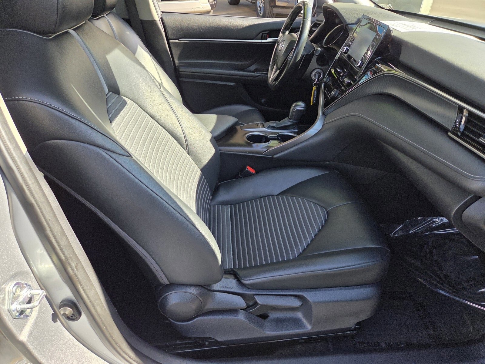 Used 2024 Toyota Camry SE image 15