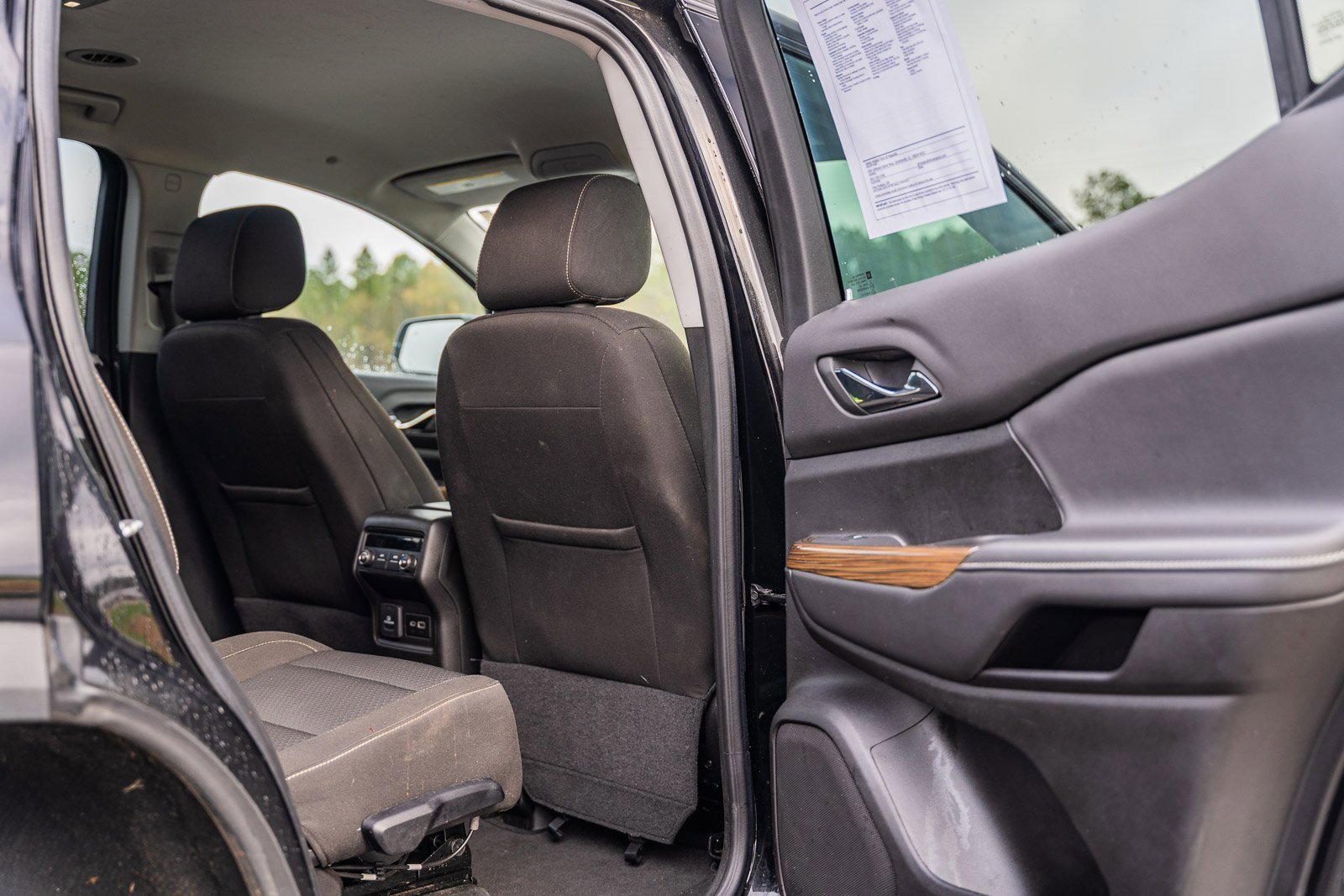 Used 2023 GMC Acadia SLE w/ Driver Convenience Package image 13