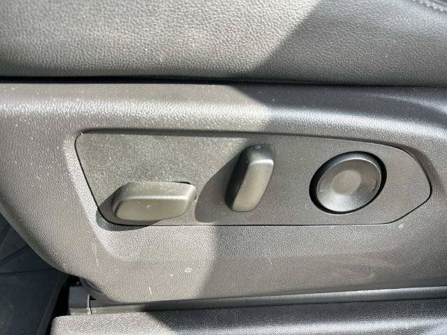 Used 2025 Chevrolet Silverado 1500 ZR2 w/ Technology Package AWD/4WD image 29