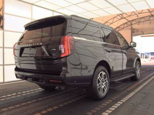 Certified 2025 Ford Expedition Active AWD/4WD image 9