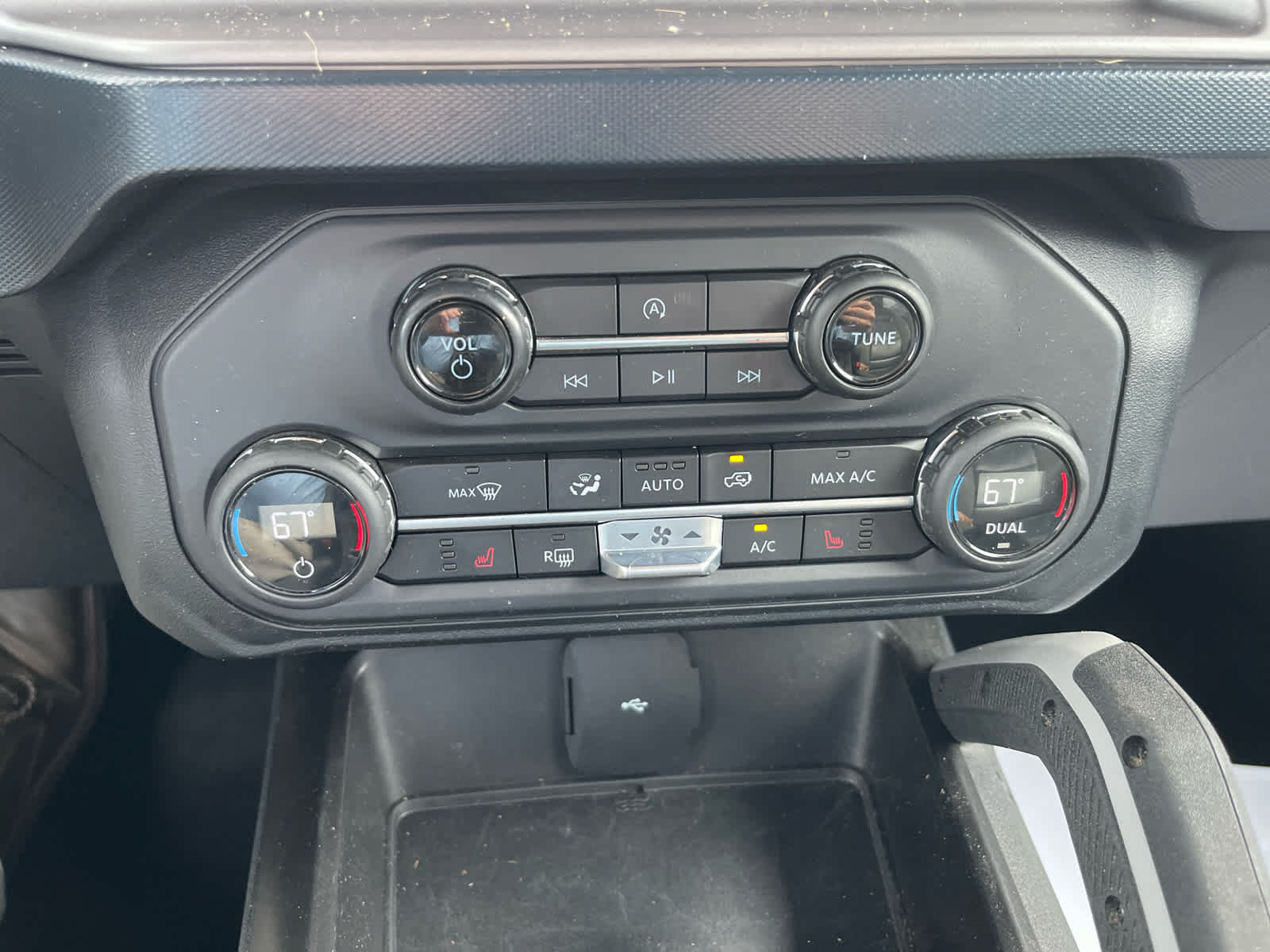 Certified 2023 Ford Bronco Outer Banks w/ Sasquatch Package AWD/4WD image 16