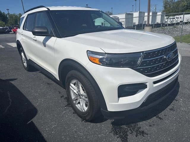 Certified 2023 Ford Explorer XLT w/ Class IV Trailer Tow Package AWD/4WD image 3