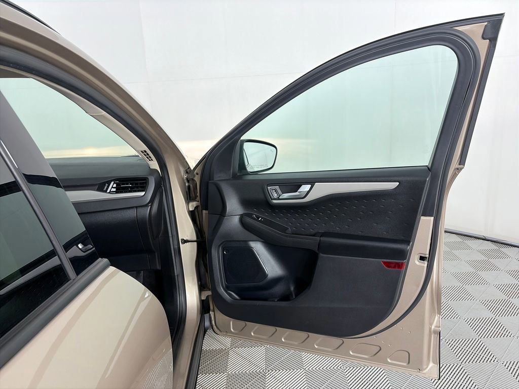 Certified 2020 Ford Escape SE Sport AWD/4WD image 30