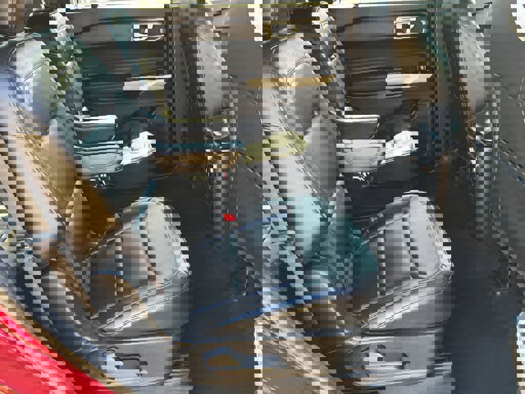 Certified 2022 Ford Explorer XLT w/ Equipment Group 202A image 14