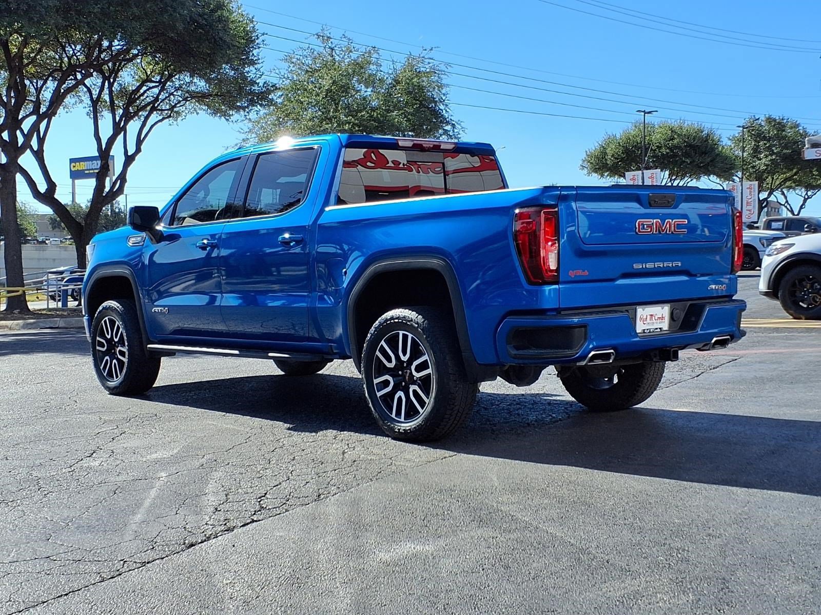 Used 2024 GMC Sierra 1500 AT4 w/ Technology Package AWD/4WD image 8