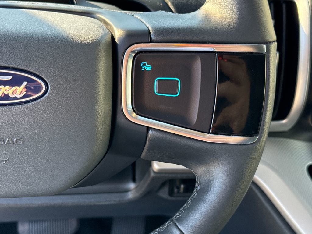 Certified 2025 Ford Expedition Active image 17