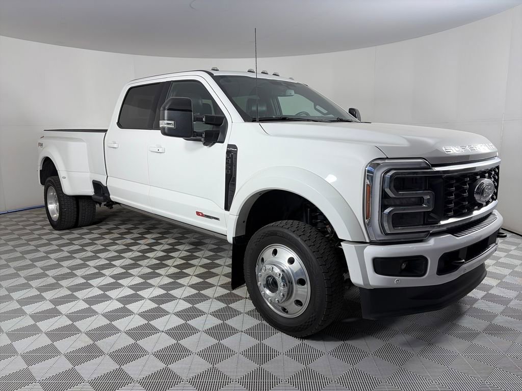 Certified 2025 Ford F450 Platinum w/ FX4 Off-Road Package image 6