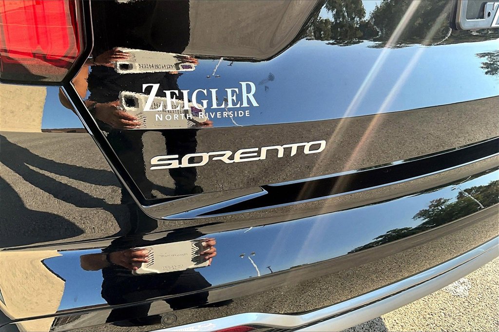 Used 2023 Kia Sorento SX image 8