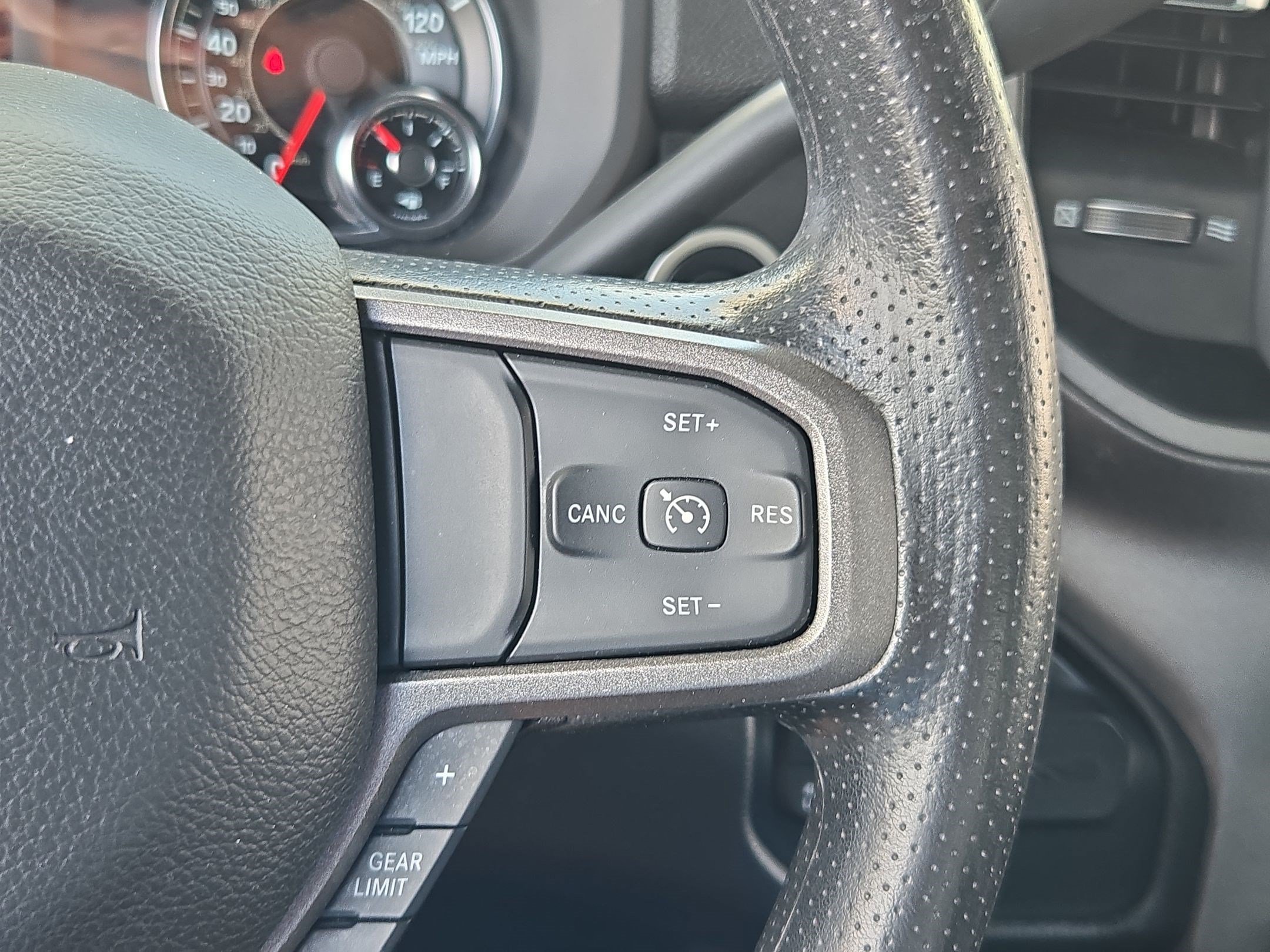 Used 2024 RAM 2500 Tradesman w/ Chrome Appearance Group AWD/4WD image 17