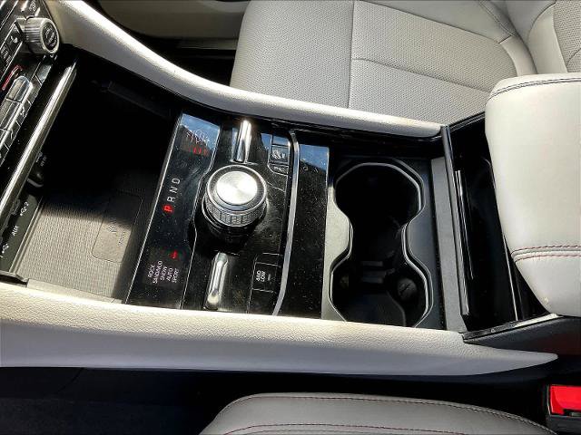 Used 2023 Jeep Grand Cherokee Overland w/ Luxury Tech Group IV AWD/4WD image 20