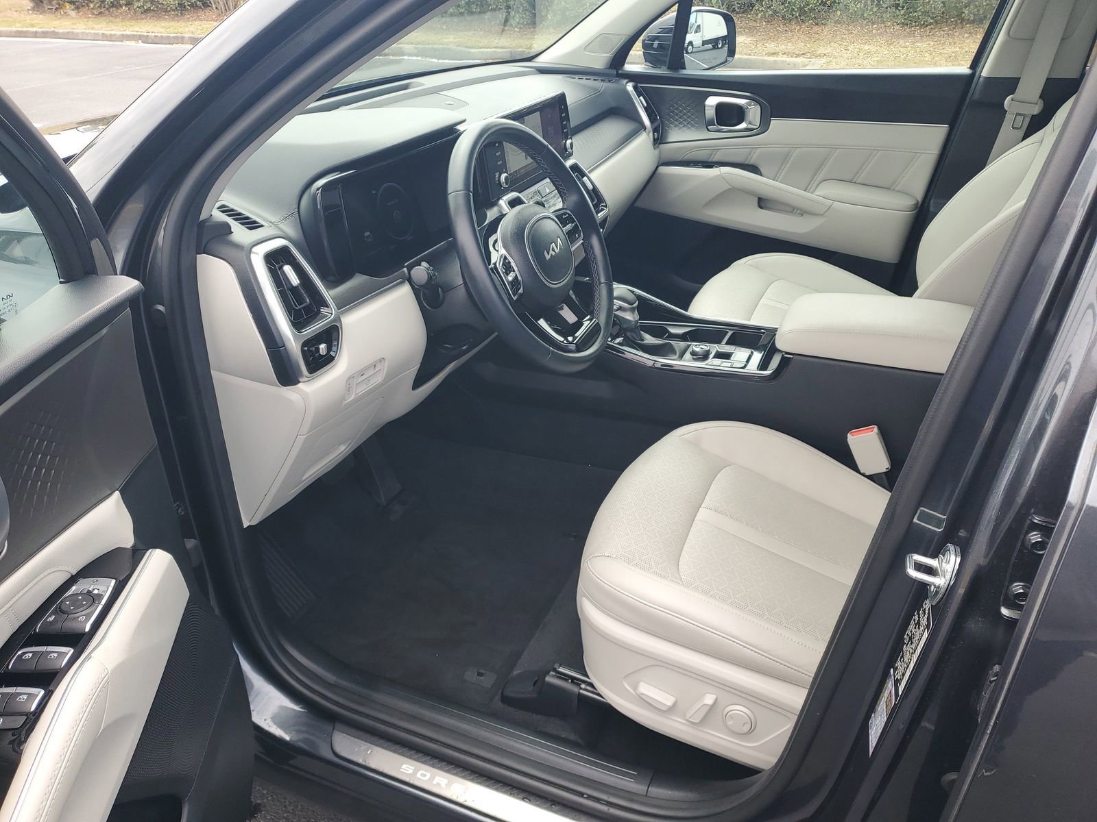 Used 2023 Kia Sorento SX image 17