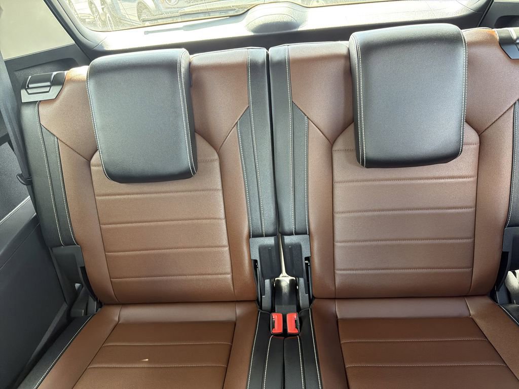 Used 2021 Volkswagen Atlas SEL Premium AWD/4WD image 18