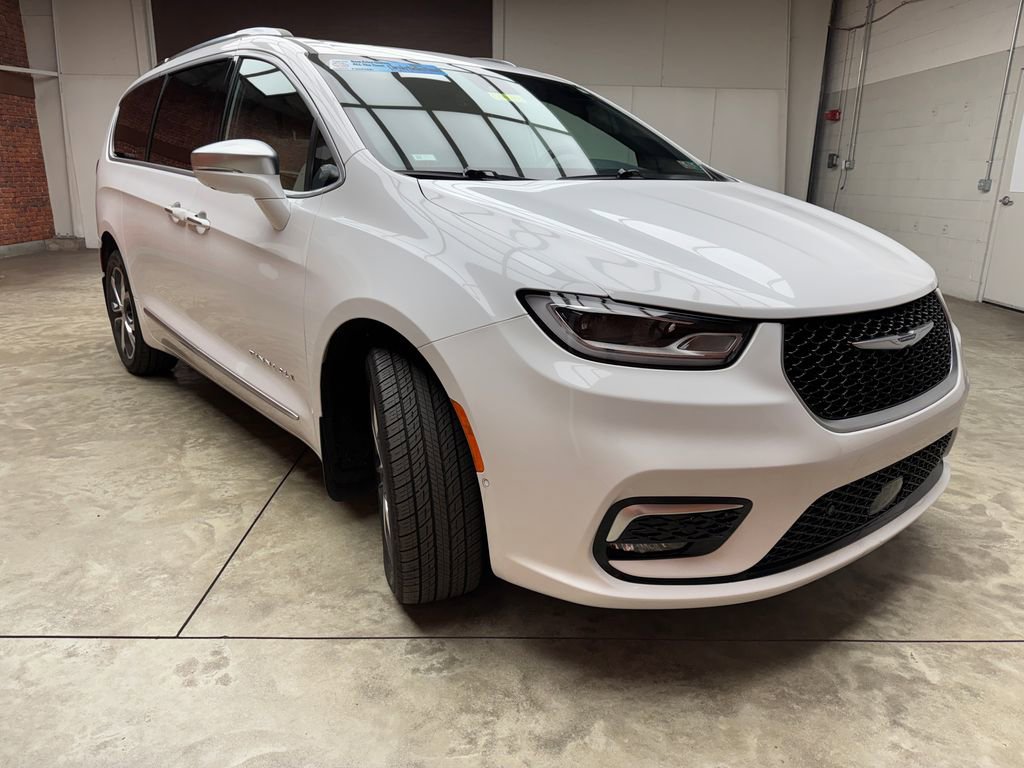 Used 2021 Chrysler Pacifica Pinnacle AWD/4WD image 7