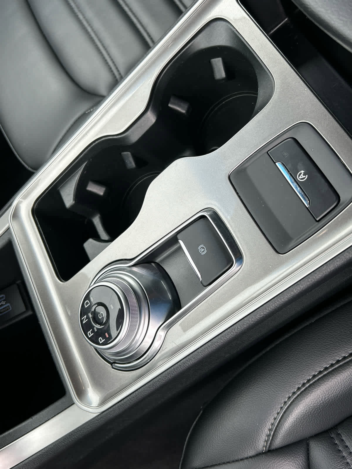 Certified 2024 Ford Edge SEL image 37