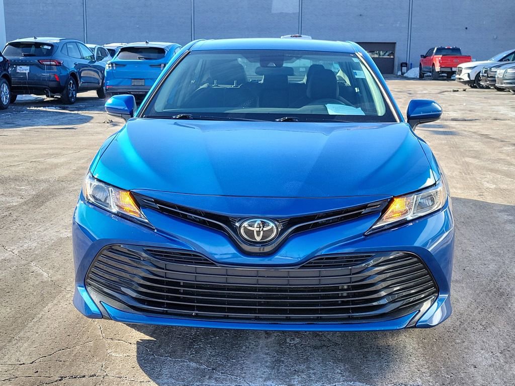 Used 2020 Toyota Camry LE image 2