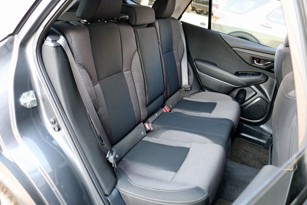 Used 2025 Subaru Outback Premium image 28