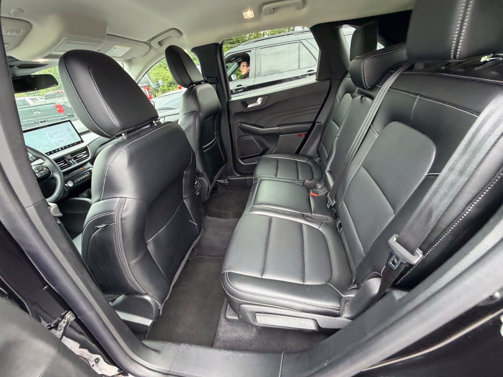 Certified 2025 Ford Escape Platinum AWD/4WD image 45
