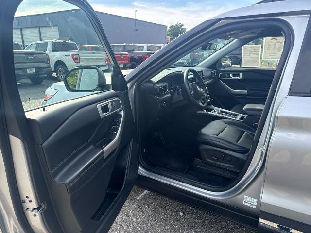 Certified 2023 Ford Explorer XLT w/ Equipment Group 202A AWD/4WD image 10