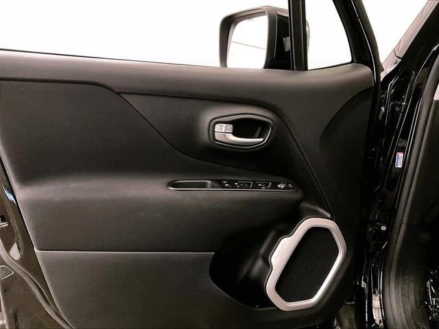 Used 2020 Jeep Renegade Latitude w/ Cold Weather Group AWD/4WD image 22
