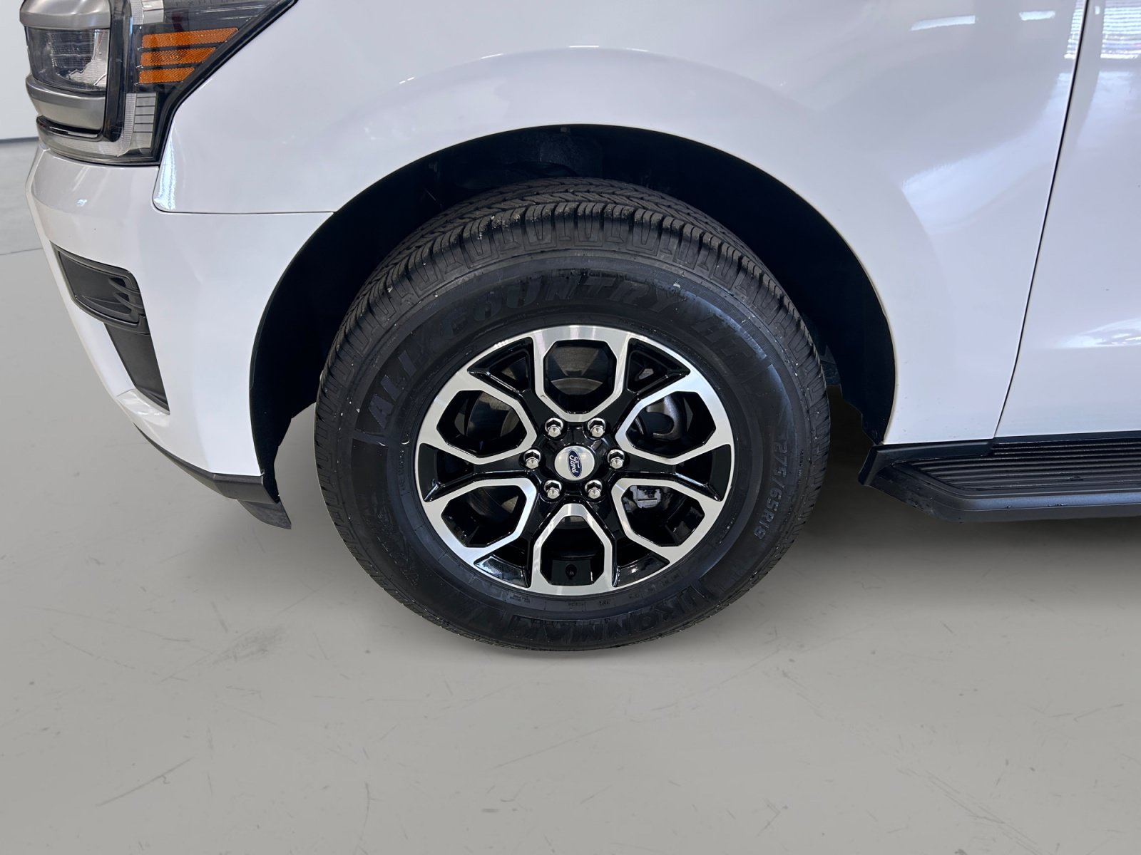 Certified 2024 Ford Expedition XLT RWD image 9