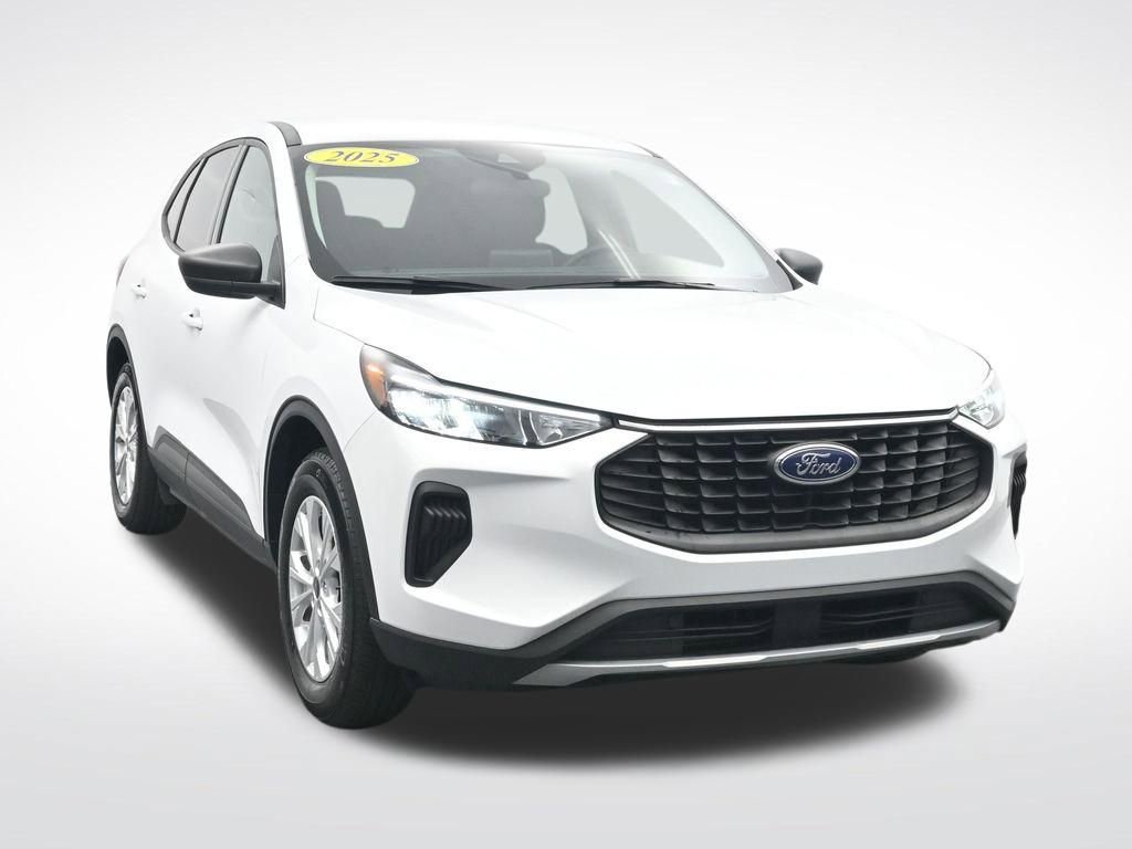 Certified 2025 Ford Escape Active FWD image 3