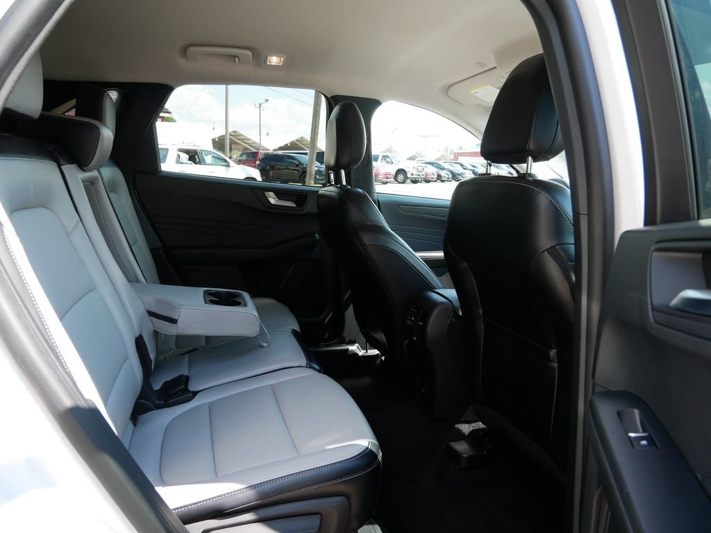 Certified 2023 Ford Escape Platinum AWD/4WD image 9