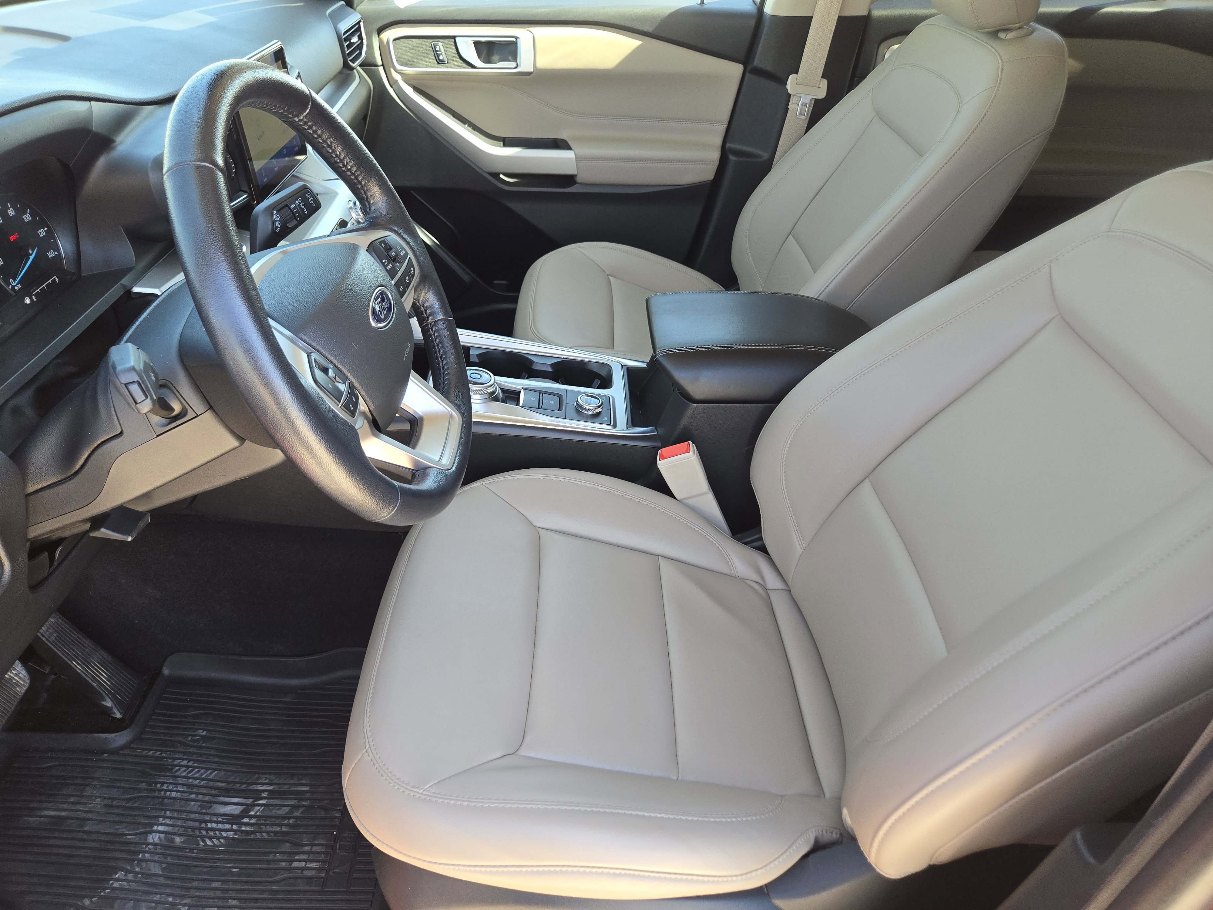 Certified 2022 Ford Explorer XLT w/ Equipment Group 202A image 13