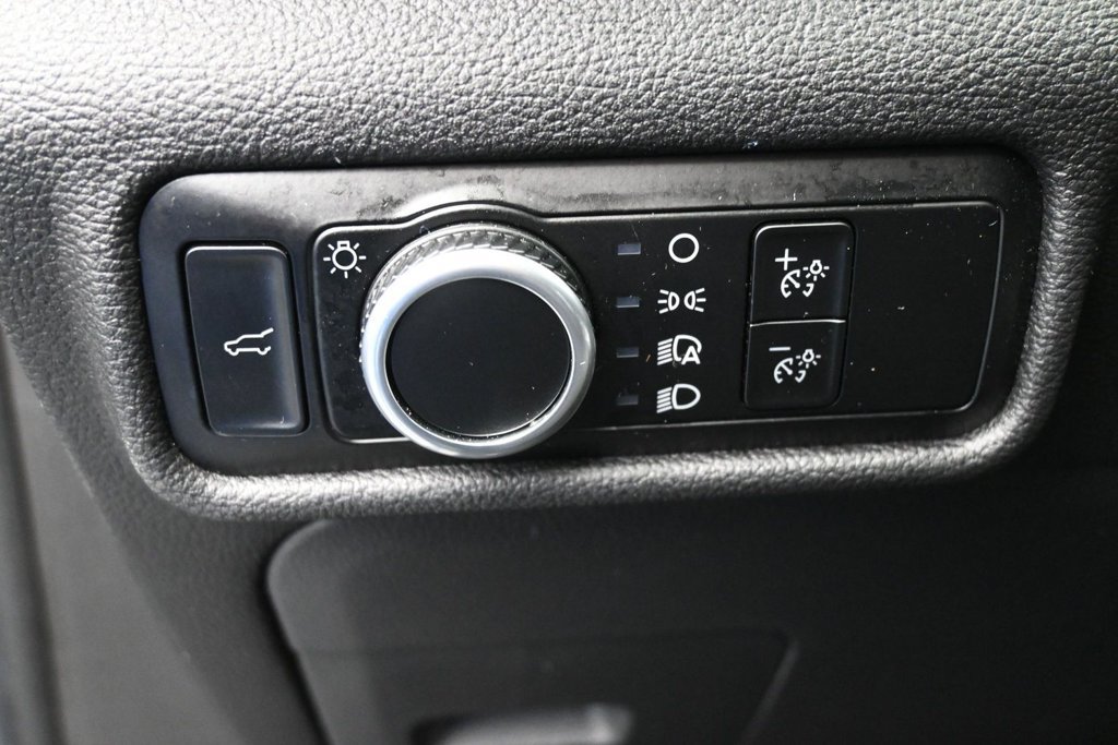 Certified 2023 Ford Explorer XLT RWD image 11